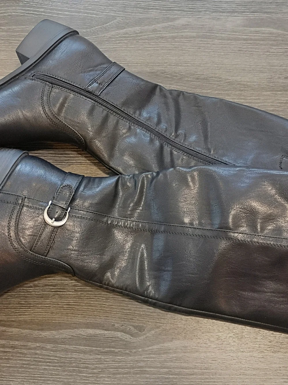 NWOB Nena Beltraps Size 9.5 Women’s Black Knee-High Leather Boots, Side Zipper